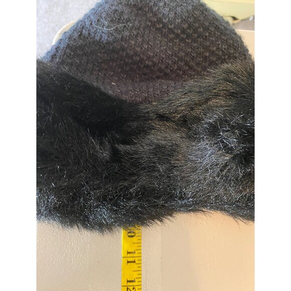 NWT Aris Womens Black Knit Hat With Faux Fur Trim - Picture 6 of 9